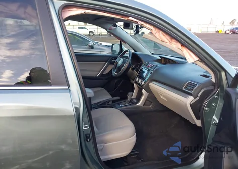 2016 Subaru Forester 2.5I Touring z USA, uszkodzony, nr VIN JF2SJAVC5GH507374